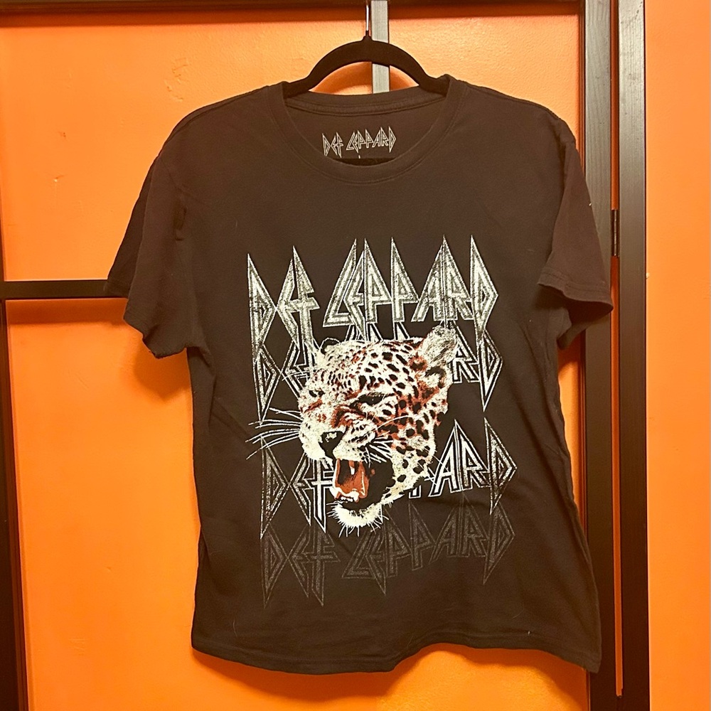 Def Leppard Graphic T-Shirt